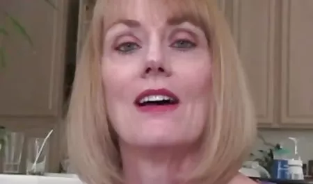 Blow with the big Boobs എന്റെ അമ്മായി in the shower