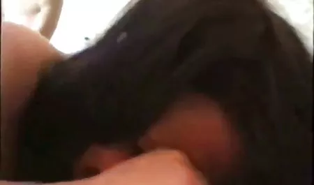 സ്കൂൾ പെൺകുട്ടി ഉണ്ട് ആദ്യത്തെ orgasm in her entire life