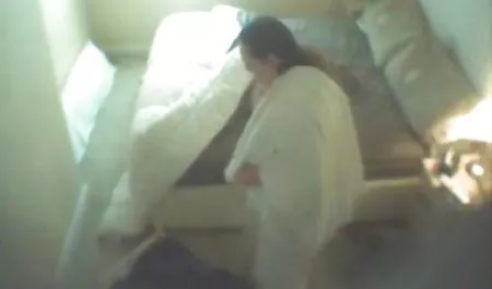 ആളൊന്നിൻറെ വെബ്ക്യാം Pregnant