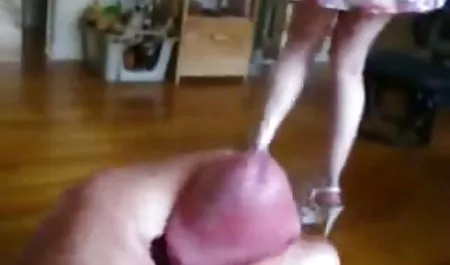 ഏഷ്യൻ on 4 legs, in order to provoke the plumber