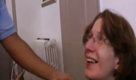 Dedea the ass of her boyfriend and then rides on. it is a bitch!